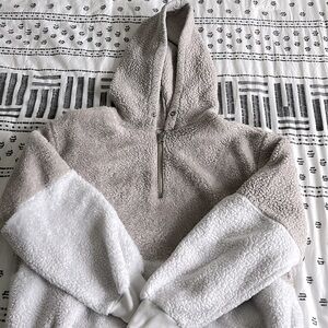 Sherpa sweatshirt